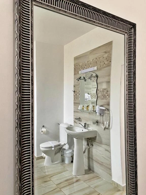 Cazare Piatra Neamt - Hotel Belvedere *** | Karácsonykő - Belvedere Hotel ***. Imaginea poate fi supusă drepturilor de autor. Se recomandă contactarea titularului drepturilor.