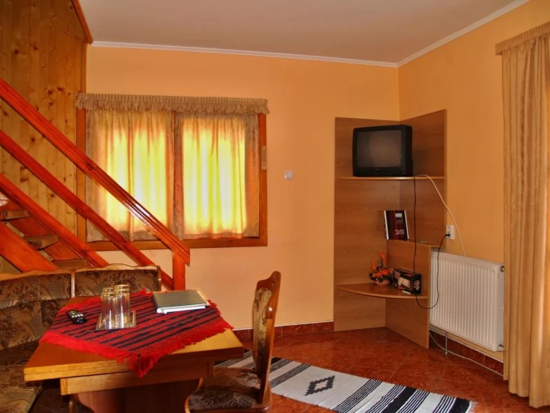 Zetea Cazare | Motel (K0498-22) Imaginea poate fi supusă drepturilor de autor. Se recomandă contactarea titularului drepturilor.