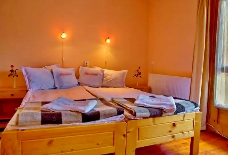 Zetea Cazare | Motel (K0498-26) Imaginea poate fi supusă drepturilor de autor. Se recomandă contactarea titularului drepturilor.