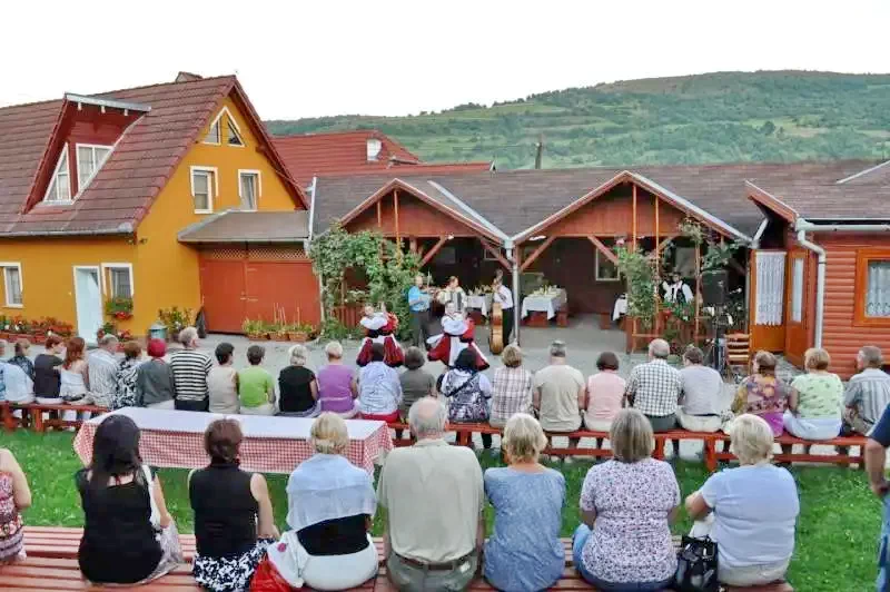 Zetelaka Szállás | Motel (K0498-27) A kép szerzői jogvédelem alatt állhat. Javasolt a kapcsolatfelvétel a jog tulajdonossal.