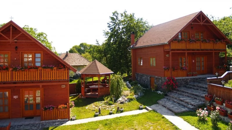 Zetea Cazare | Motel (K0498-36) Imaginea poate fi supusă drepturilor de autor. Se recomandă contactarea titularului drepturilor.