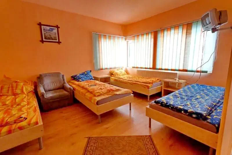 Harghita-Băi Cazare | Cabană (K1203-25) Imaginea poate fi supusă drepturilor de autor. Se recomandă contactarea titularului drepturilor. Harghita-Băi Cazare | Cabană (K1203-25) Imaginea poate fi supusă drepturilor de autor. Se recomandă contactarea titularului drepturilor.