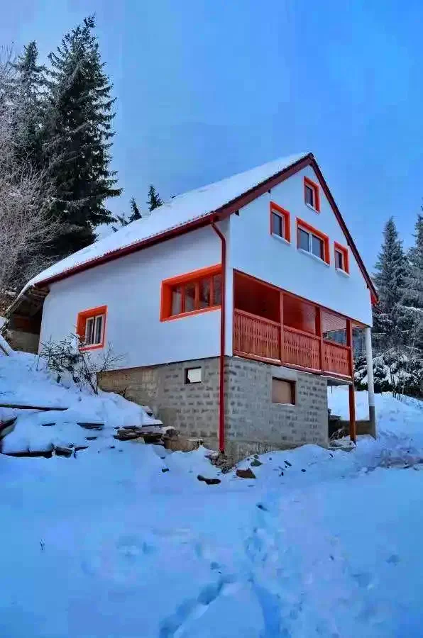 Harghita-Băi Cazare | Cabană (K1203-35) Imaginea poate fi supusă drepturilor de autor. Se recomandă contactarea titularului drepturilor. Harghita-Băi Cazare | Cabană (K1203-35) Imaginea poate fi supusă drepturilor de autor. Se recomandă contactarea titularului drepturilor.