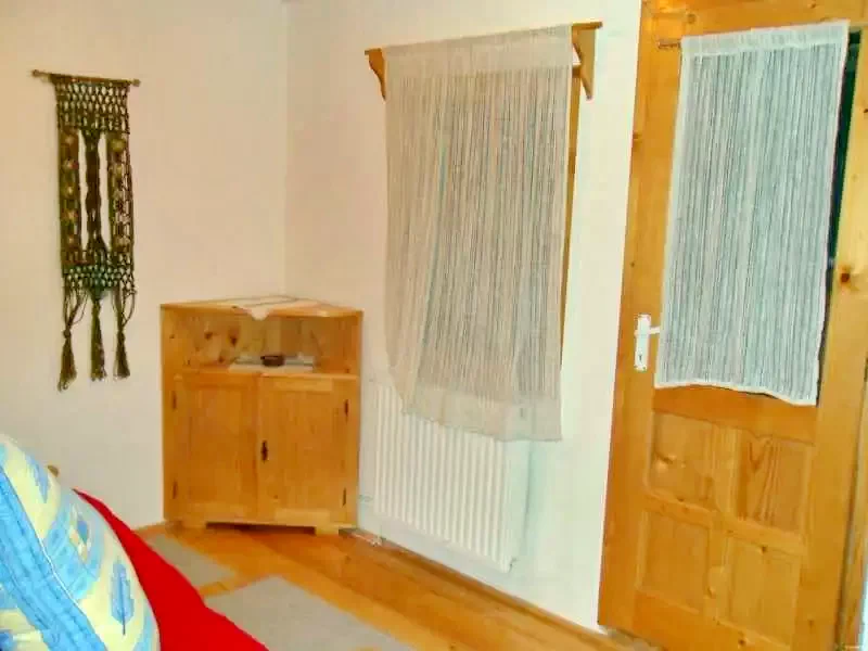 Hargitafürdő Szállás | Kulcsosház (K0382-13) A kép szerzői jogvédelem alatt állhat. Javasolt a kapcsolatfelvétel a jog tulajdonossal. Hargitafürdő Szállás | Kulcsosház (K0382-13) A kép szerzői jogvédelem alatt állhat. Javasolt a kapcsolatfelvétel a jog tulajdonossal.