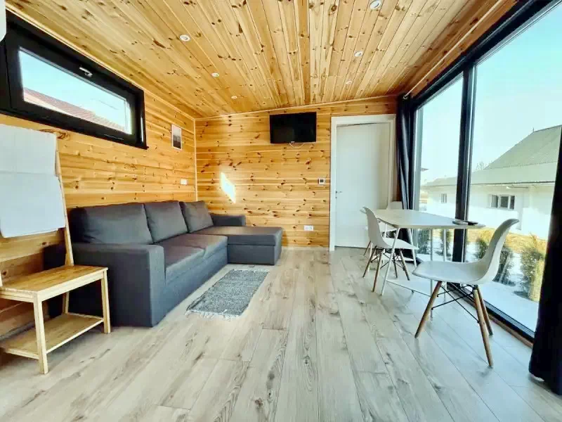 Târgu Secuiesc Cazare | Sat de vacanță (K1413-18) Imaginea poate fi supusă drepturilor de autor. Se recomandă contactarea titularului drepturilor.