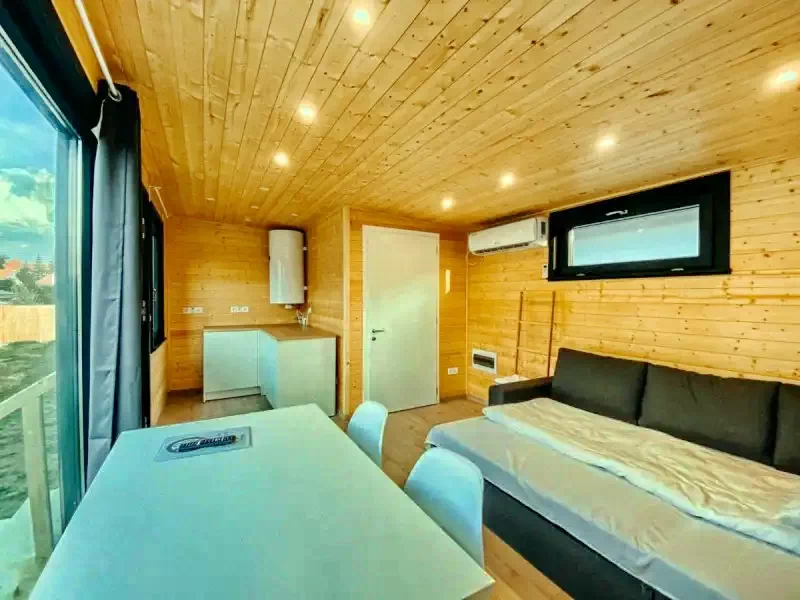 Târgu Secuiesc Cazare | Sat de vacanță (K1413-19) Imaginea poate fi supusă drepturilor de autor. Se recomandă contactarea titularului drepturilor.