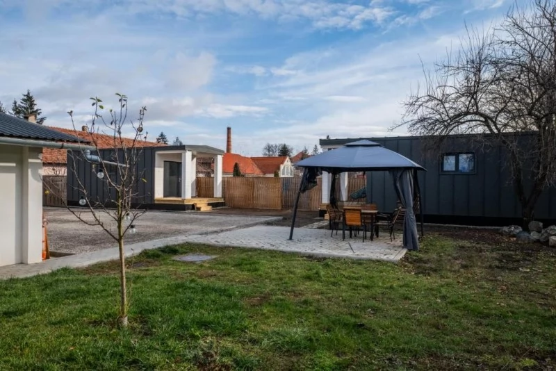 Târgu Secuiesc Cazare | Sat de vacanță (K1413-40) Imaginea poate fi supusă drepturilor de autor. Se recomandă contactarea titularului drepturilor.