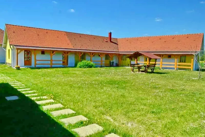 Szigetbecse Cazare | Hotel**** (K0961-12) Imaginea poate fi supusă drepturilor de autor. Se recomandă contactarea titularului drepturilor.