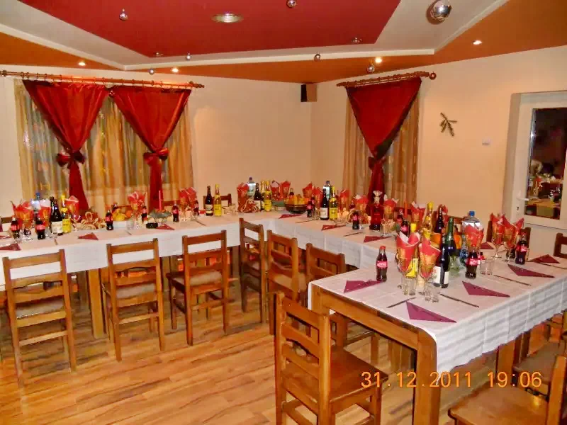 Ghelința Cazare | Motel (K0146-1) Imaginea poate fi supusă drepturilor de autor. Se recomandă contactarea titularului drepturilor.