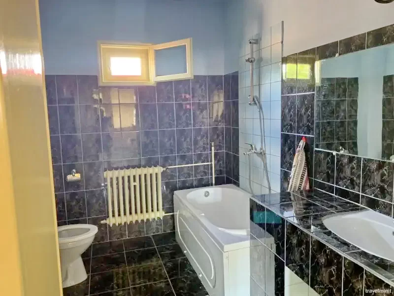 Ghelința Cazare | Motel (K0146-10) Imaginea poate fi supusă drepturilor de autor. Se recomandă contactarea titularului drepturilor.