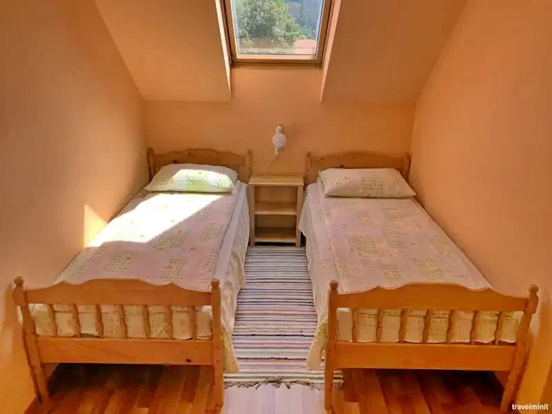 Ghelința Cazare | Motel (K0146-14) Imaginea poate fi supusă drepturilor de autor. Se recomandă contactarea titularului drepturilor.