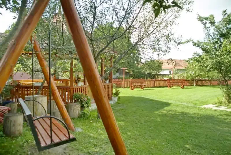 Ghelința Cazare | Motel (K0146-16) Imaginea poate fi supusă drepturilor de autor. Se recomandă contactarea titularului drepturilor.