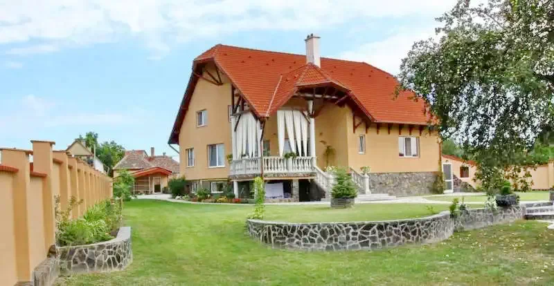 Székelykeresztúr Szállás | Panzió (K1251-20) A kép szerzői jogvédelem alatt állhat. Javasolt a kapcsolatfelvétel a jog tulajdonossal. Székelykeresztúr Szállás | Panzió (K1251-20) A kép szerzői jogvédelem alatt állhat. Javasolt a kapcsolatfelvétel a jog tulajdonossal.