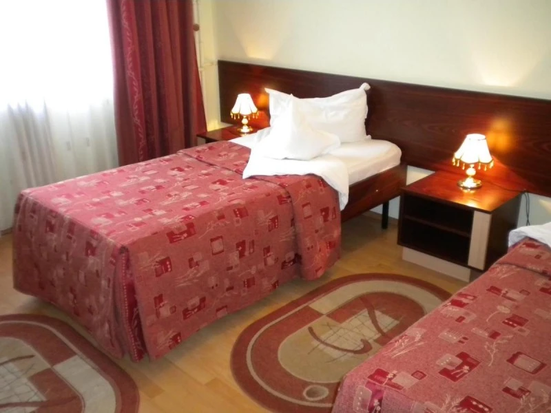 Brașov Cazare | Hotel** (K1531-14) Imaginea poate fi supusă drepturilor de autor. Se recomandă contactarea titularului drepturilor. Brașov Cazare | Hotel** (K1531-14) Imaginea poate fi supusă drepturilor de autor. Se recomandă contactarea titularului drepturilor.