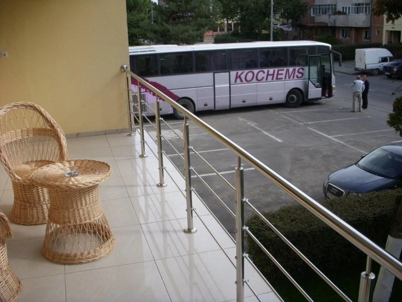 Brașov Cazare | Hotel** (K1531-23) Imaginea poate fi supusă drepturilor de autor. Se recomandă contactarea titularului drepturilor. Brașov Cazare | Hotel** (K1531-23) Imaginea poate fi supusă drepturilor de autor. Se recomandă contactarea titularului drepturilor.