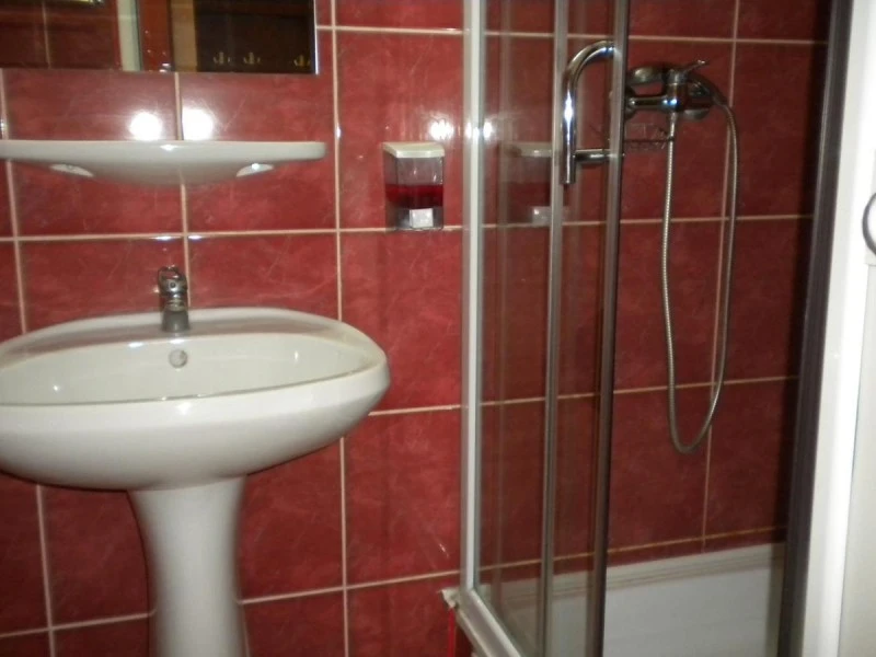 Brașov Cazare | Hotel** (K1531-25) Imaginea poate fi supusă drepturilor de autor. Se recomandă contactarea titularului drepturilor. Brașov Cazare | Hotel** (K1531-25) Imaginea poate fi supusă drepturilor de autor. Se recomandă contactarea titularului drepturilor.