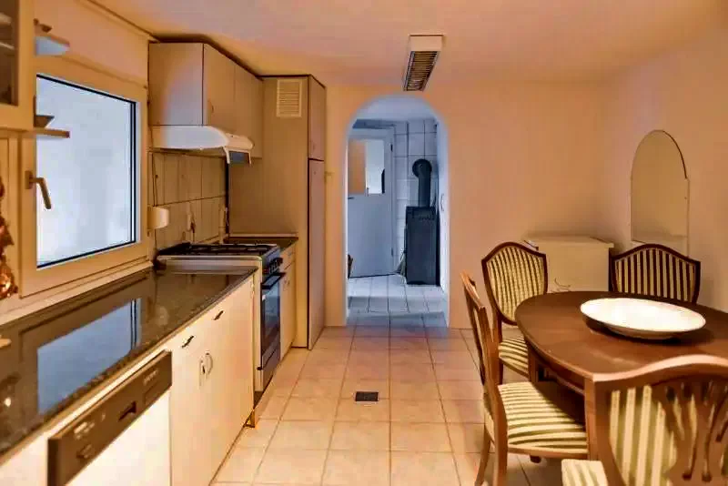 Izvoare Cazare | Cabană (K1252-6) Imaginea poate fi supusă drepturilor de autor. Se recomandă contactarea titularului drepturilor.