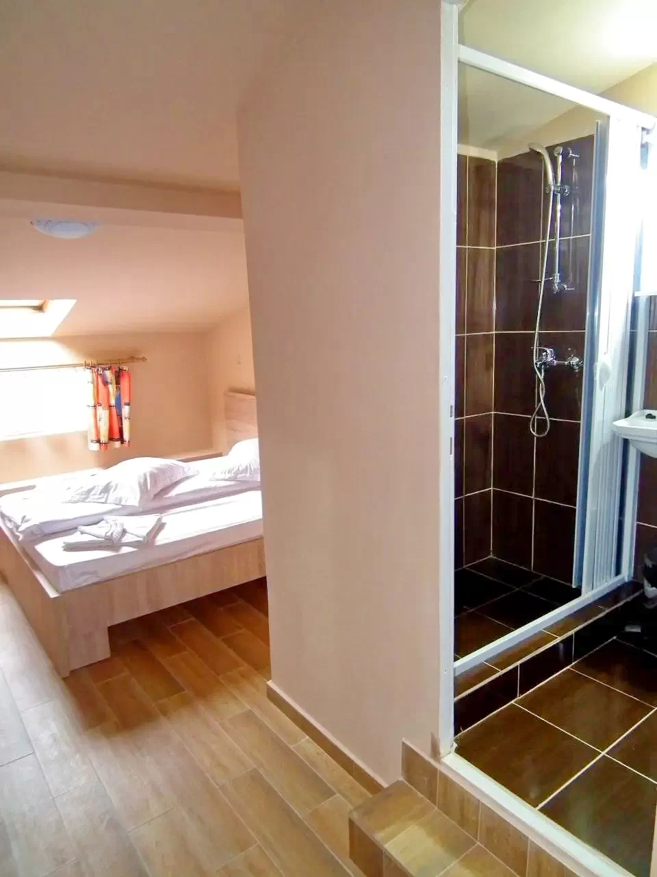 Gârda de Sus Cazare | Motel (K0402-35) Imaginea poate fi supusă drepturilor de autor. Se recomandă contactarea titularului drepturilor.