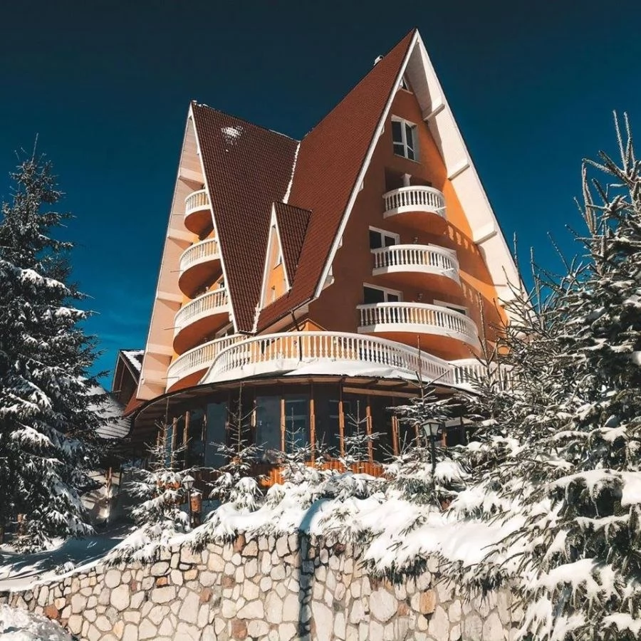 Vârtop Cazare | Pensiune turistică (K1458-60) Imaginea poate fi supusă drepturilor de autor. Se recomandă contactarea titularului drepturilor.