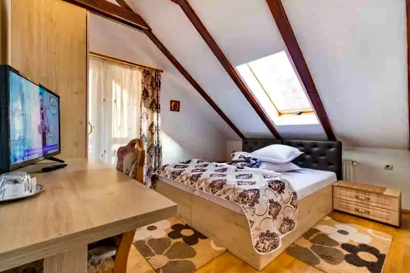 Bran Cazare | Motel (K0233-10) Imaginea poate fi supusă drepturilor de autor. Se recomandă contactarea titularului drepturilor.