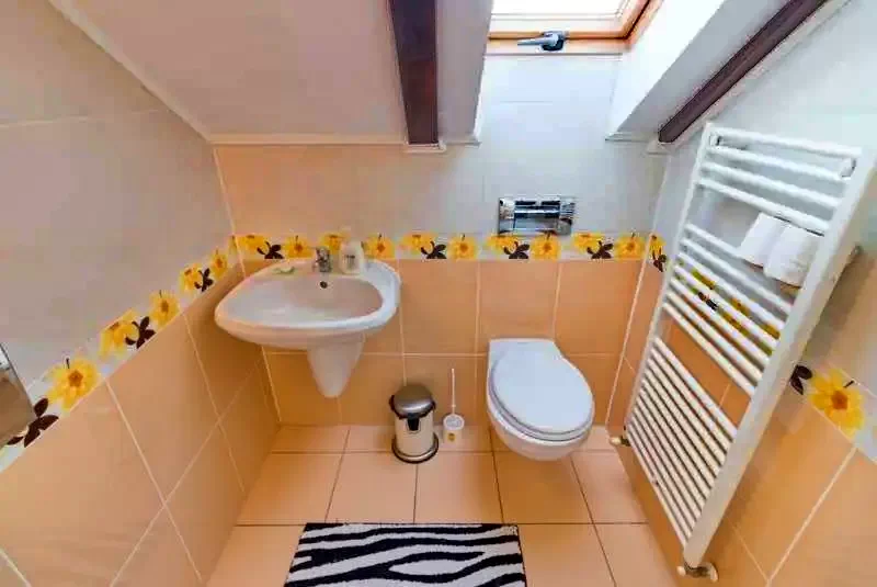 Bran Cazare | Motel (K0233-14) Imaginea poate fi supusă drepturilor de autor. Se recomandă contactarea titularului drepturilor.