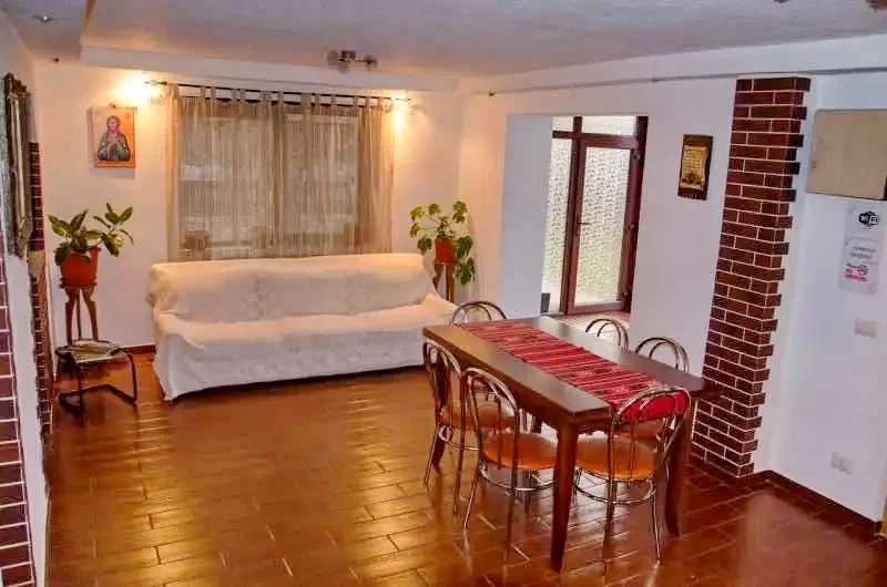  Szállás | Motel (K0885-19) A kép szerzői jogvédelem alatt állhat. Javasolt a kapcsolatfelvétel a jog tulajdonossal.