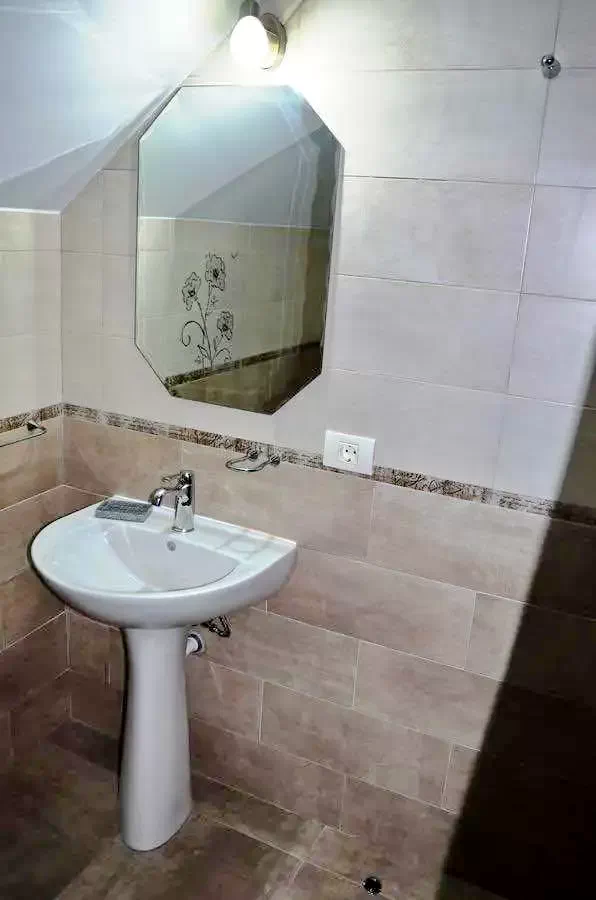  Szállás | Motel (K0885-33) A kép szerzői jogvédelem alatt állhat. Javasolt a kapcsolatfelvétel a jog tulajdonossal.