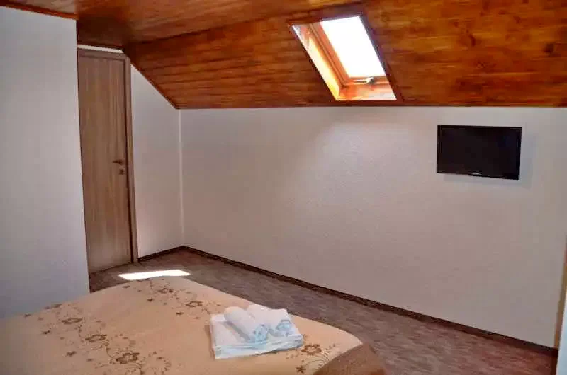 Szállás | Panzió (K0885-38) A kép szerzői jogvédelem alatt állhat. Javasolt a kapcsolatfelvétel a jog tulajdonossal.  Szállás | Panzió (K0885-38) A kép szerzői jogvédelem alatt állhat. Javasolt a kapcsolatfelvétel a jog tulajdonossal.