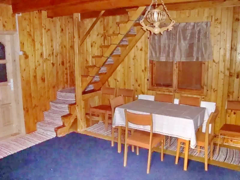 Gheorgheni Cazare | Cabană (K0250-2) Imaginea poate fi supusă drepturilor de autor. Se recomandă contactarea titularului drepturilor. Gheorgheni Cazare | Cabană (K0250-2) Imaginea poate fi supusă drepturilor de autor. Se recomandă contactarea titularului drepturilor.