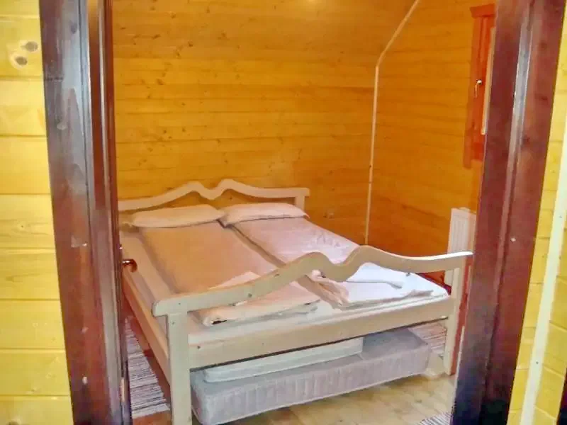 Gheorgheni Cazare | Cabană (K0250-6) Imaginea poate fi supusă drepturilor de autor. Se recomandă contactarea titularului drepturilor. Gheorgheni Cazare | Cabană (K0250-6) Imaginea poate fi supusă drepturilor de autor. Se recomandă contactarea titularului drepturilor.