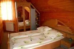 Sâmbăta Cazare | Camping / Popas turistic (K0963-17) Imaginea poate fi supusă drepturilor de autor. Se recomandă contactarea titularului drepturilor.