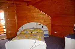 Sâmbăta Cazare | Camping / Popas turistic (K0963-18) Imaginea poate fi supusă drepturilor de autor. Se recomandă contactarea titularului drepturilor.