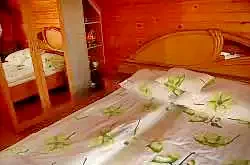 Sâmbăta Cazare | Camping / Popas turistic (K0963-24) Imaginea poate fi supusă drepturilor de autor. Se recomandă contactarea titularului drepturilor.