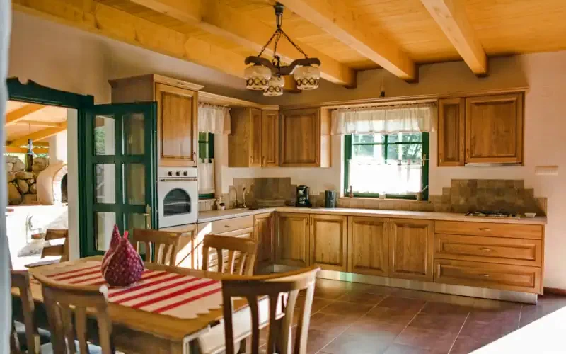 Siklód Szállás | Kulcsosház (K0637-10) A kép szerzői jogvédelem alatt állhat. Javasolt a kapcsolatfelvétel a jog tulajdonossal. Siklód Szállás | Kulcsosház (K0637-10) A kép szerzői jogvédelem alatt állhat. Javasolt a kapcsolatfelvétel a jog tulajdonossal.