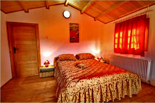 Cazare Băile Herculane - Căsuțele Casa Ecologică*** | Herkulesfürdő - Casa Ecologică Házak*** . Imaginea poate fi supusă drepturilor de autor. Se recomandă contactarea titularului drepturilor.