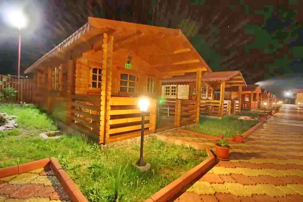 Băile Herculane Cazare | Motel (K0892-29) Imaginea poate fi supusă drepturilor de autor. Se recomandă contactarea titularului drepturilor.