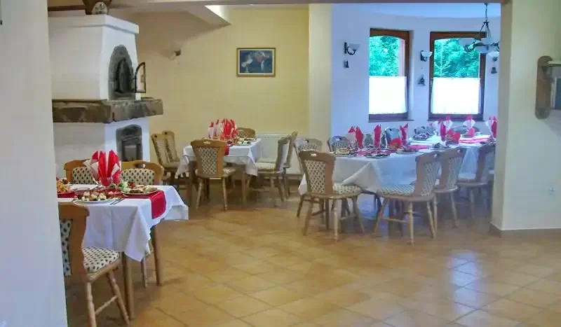 Băile Tușnad Cazare | Camping / Popas turistic (K0698-12) Imaginea poate fi supusă drepturilor de autor. Se recomandă contactarea titularului drepturilor.