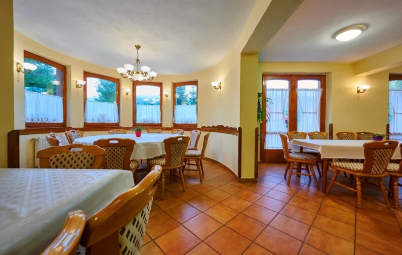 Băile Tușnad Cazare | Camping / Popas turistic (K0698-15) Imaginea poate fi supusă drepturilor de autor. Se recomandă contactarea titularului drepturilor.