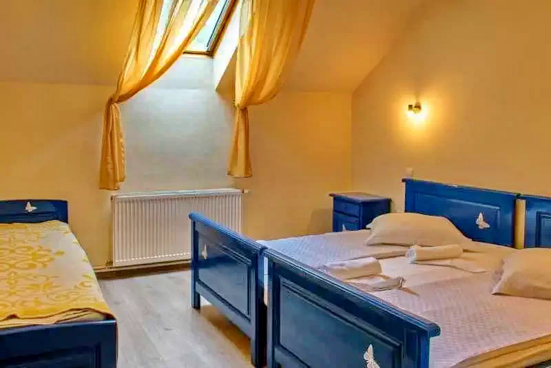 Guraró Szállás | Motel (K0657-45) A kép szerzői jogvédelem alatt állhat. Javasolt a kapcsolatfelvétel a jog tulajdonossal.