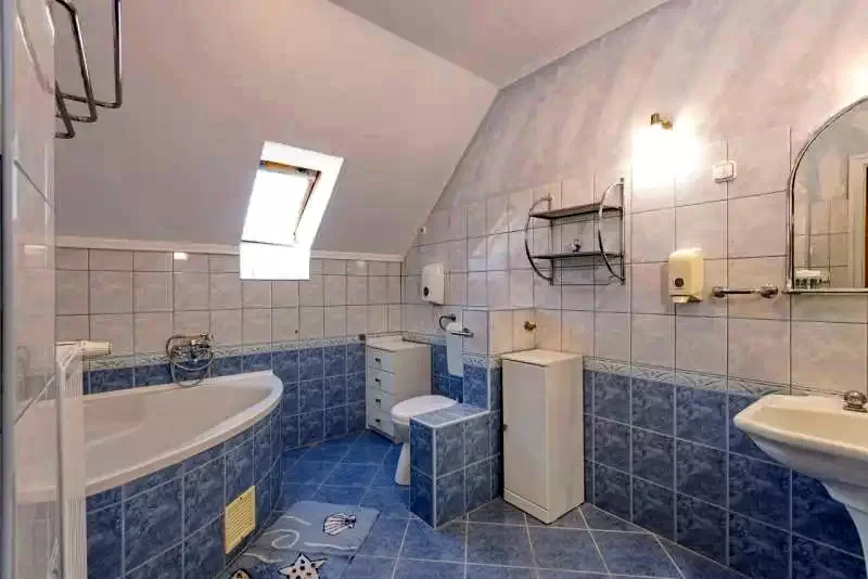 Jula Cazare | Motel (K0087-6) Imaginea poate fi supusă drepturilor de autor. Se recomandă contactarea titularului drepturilor.