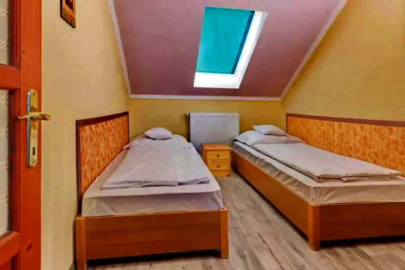Jula Cazare | Motel (K0087-11) Imaginea poate fi supusă drepturilor de autor. Se recomandă contactarea titularului drepturilor.