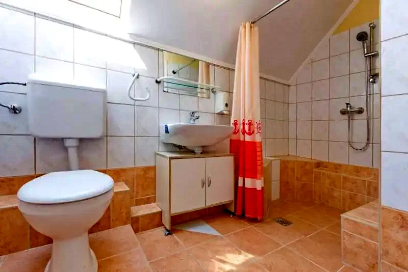 Jula Cazare | Motel (K0087-12) Imaginea poate fi supusă drepturilor de autor. Se recomandă contactarea titularului drepturilor.