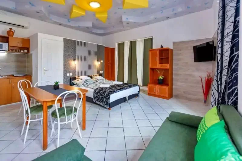 Jula Cazare | Motel (K0087-14) Imaginea poate fi supusă drepturilor de autor. Se recomandă contactarea titularului drepturilor.