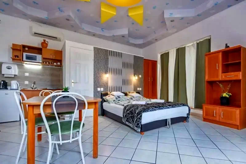 Jula Cazare | Motel (K0087-15) Imaginea poate fi supusă drepturilor de autor. Se recomandă contactarea titularului drepturilor.