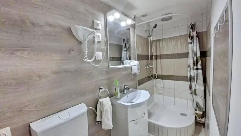 Jula Cazare | Motel (K0087-19) Imaginea poate fi supusă drepturilor de autor. Se recomandă contactarea titularului drepturilor.