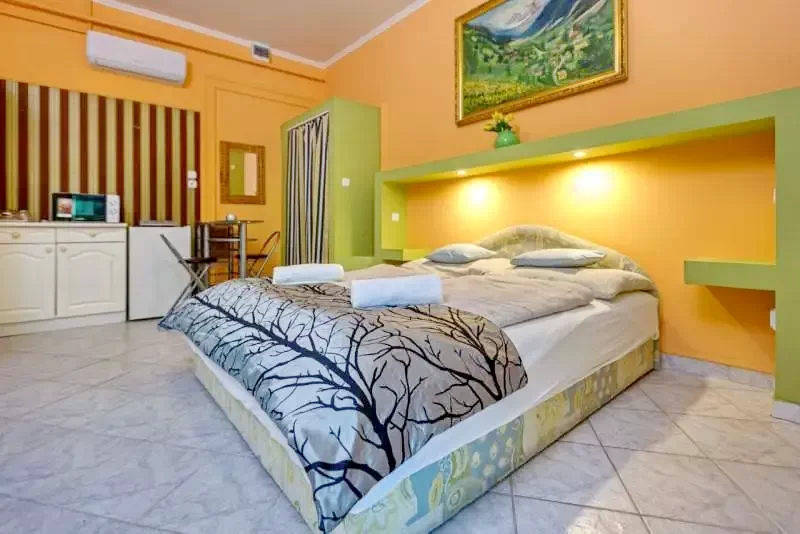 Jula Cazare | Motel (K0087-20) Imaginea poate fi supusă drepturilor de autor. Se recomandă contactarea titularului drepturilor.