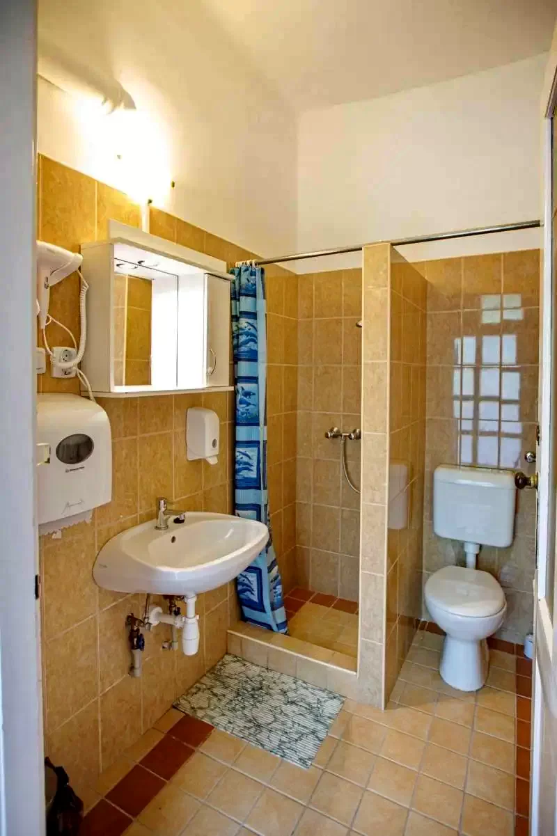 Jula Cazare | Motel (K0087-23) Imaginea poate fi supusă drepturilor de autor. Se recomandă contactarea titularului drepturilor.