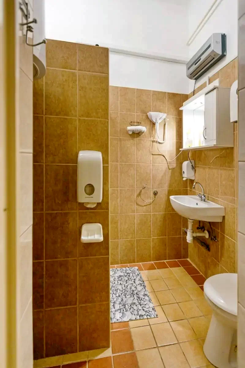 Jula Cazare | Motel (K0087-28) Imaginea poate fi supusă drepturilor de autor. Se recomandă contactarea titularului drepturilor.