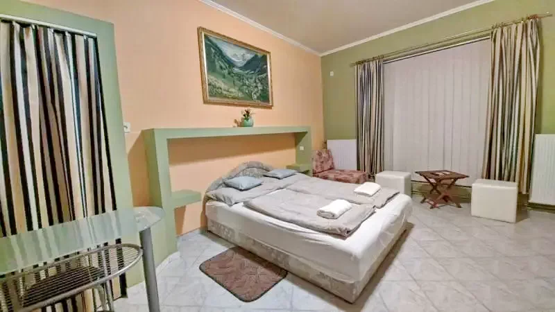 Jula Cazare | Motel (K0087-37) Imaginea poate fi supusă drepturilor de autor. Se recomandă contactarea titularului drepturilor.