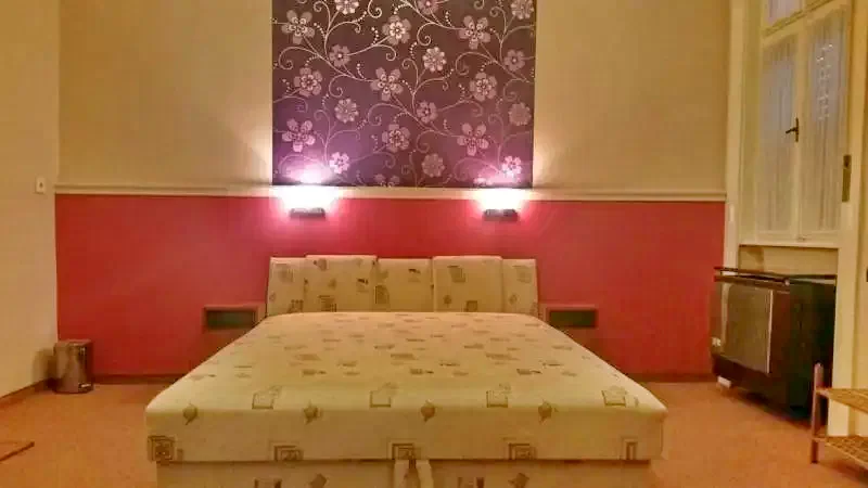 Jula Cazare | Motel (K0087-39) Imaginea poate fi supusă drepturilor de autor. Se recomandă contactarea titularului drepturilor.